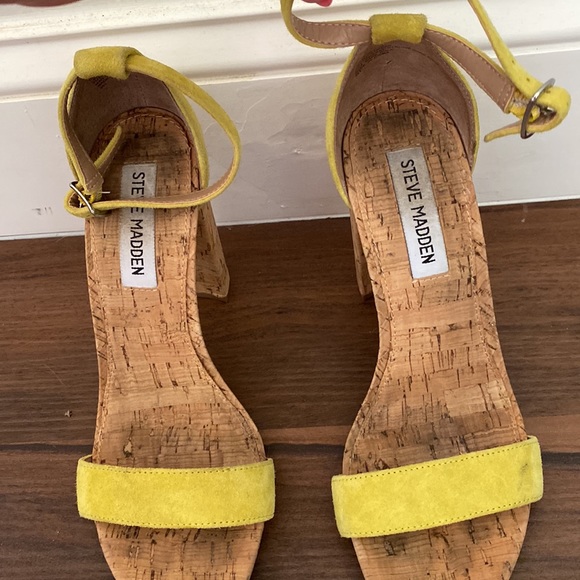 Cork and lime green Steve Madden heels - Picture 3 of 4